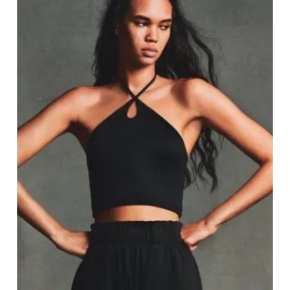 ZARA // black stretch ribbed keyhole cropped neck tie halter top - Picture 7 of 10